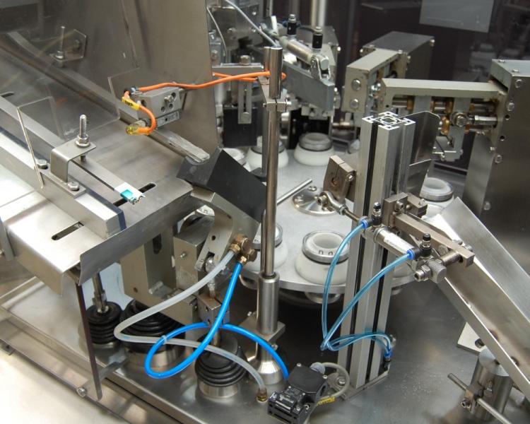 KUGLER 360 Tube Filling and Closing Machine