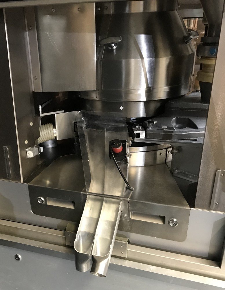 FETTE P 2100 Tablettenpresse EU-BBS 47 Stationen