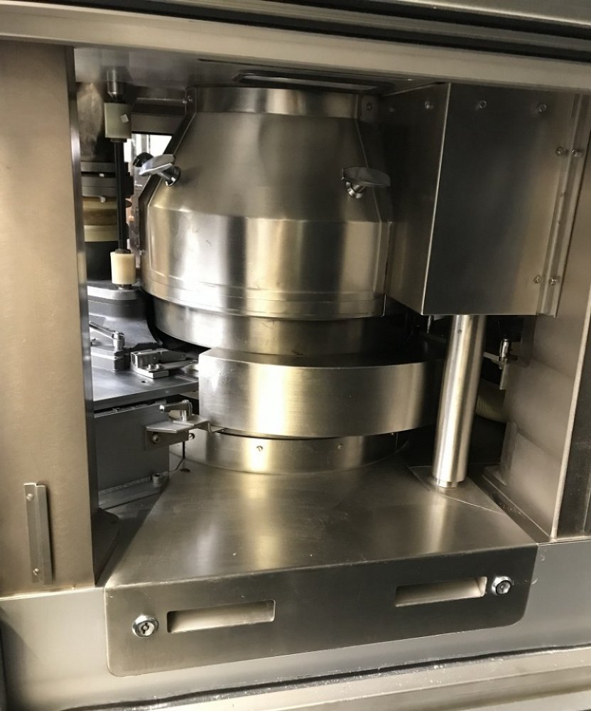 FETTE P 2100 Tablettenpresse EU-BBS 47 Stationen