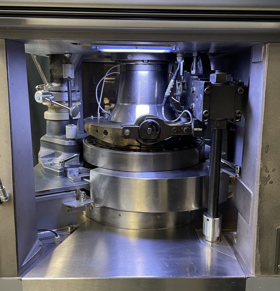 FETTE P 2100 EC Rundlauf-Tablettenpresse 29 Stationen