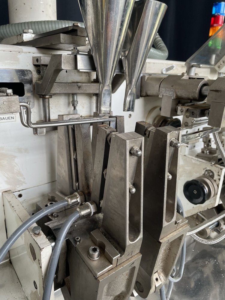 VOLPAK S 140 D/DS 303 Sachet filler for powder