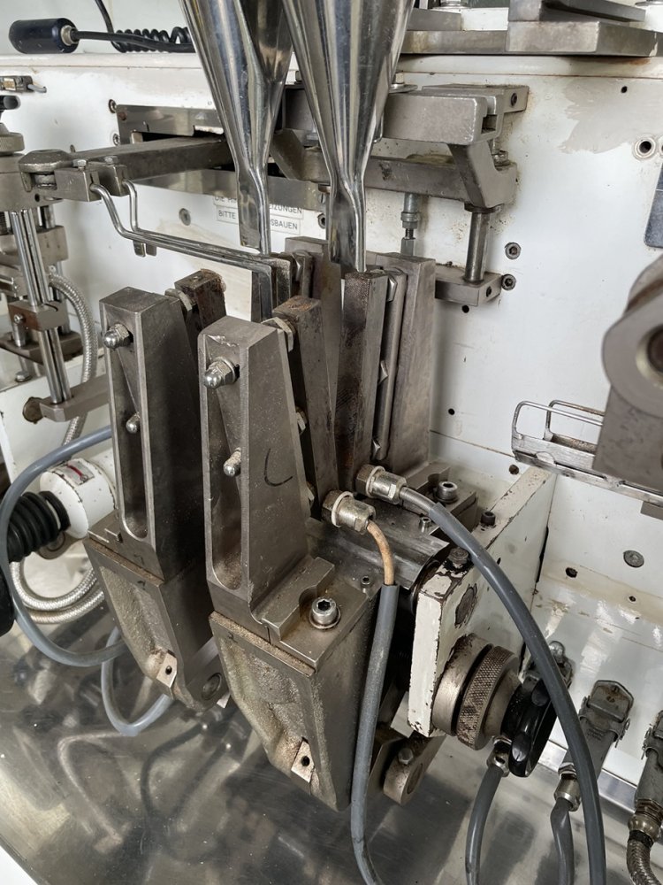VOLPAK S 140 D/DS 303 Sachet filler for powder