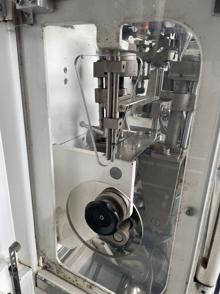 VOLPAK S 140 D/DS 303 Sachet filler for powder