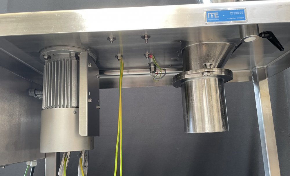 QUADRO COMIL 197S Siebmaschine