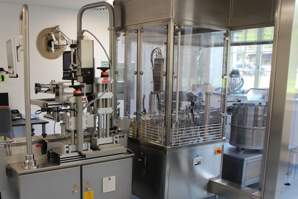 ZELLWAG Z-110 S Füll- und Verschließmaschine mit Etikettierer