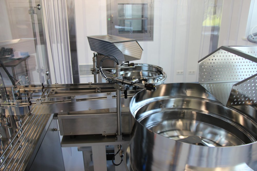 ZELLWAG Z-110 S Füll- und Verschließmaschine mit Etikettierer