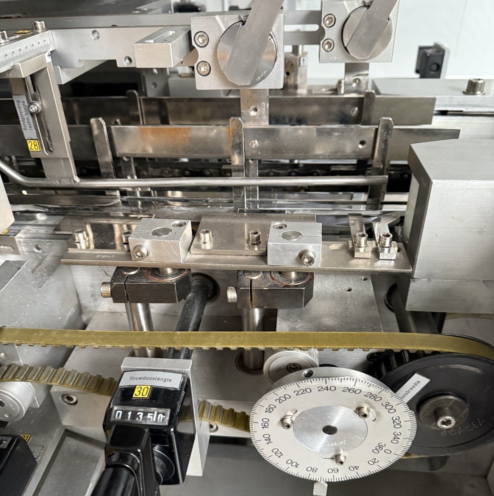 UHLMANN C 130 Kartonierer mit Blisterzuführung