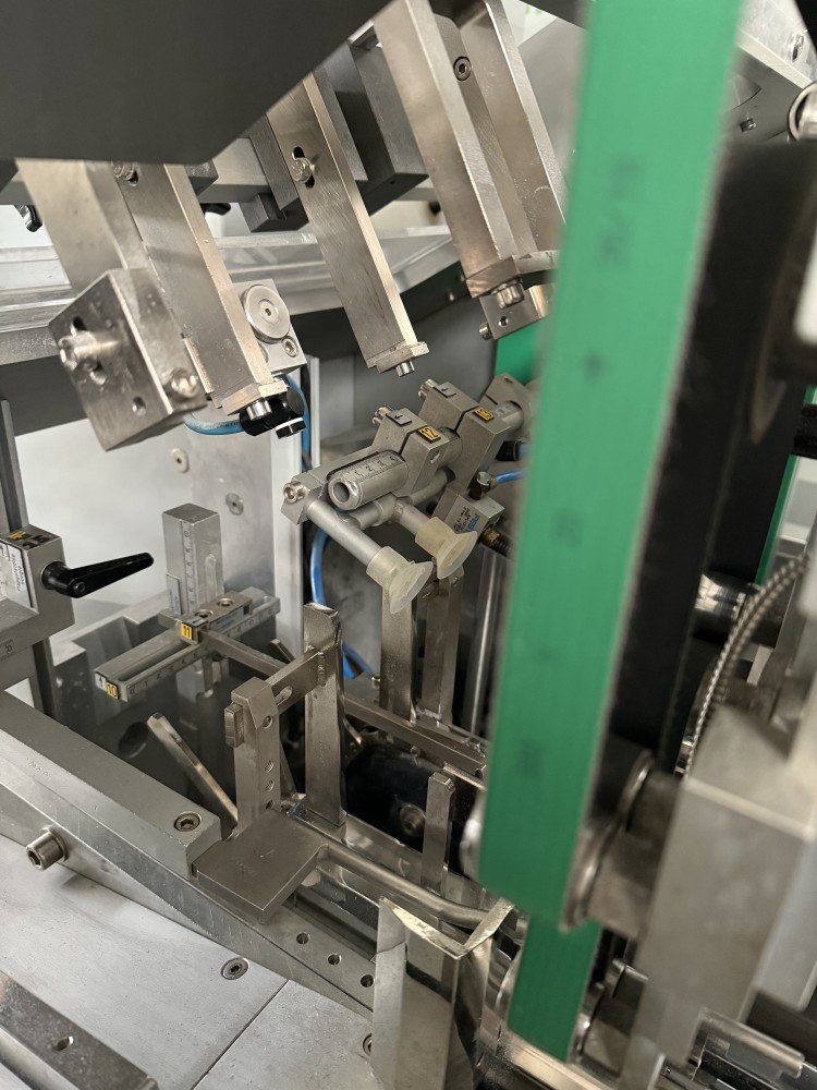 UHLMANN C 130 Kartonierer mit Blisterzuführung