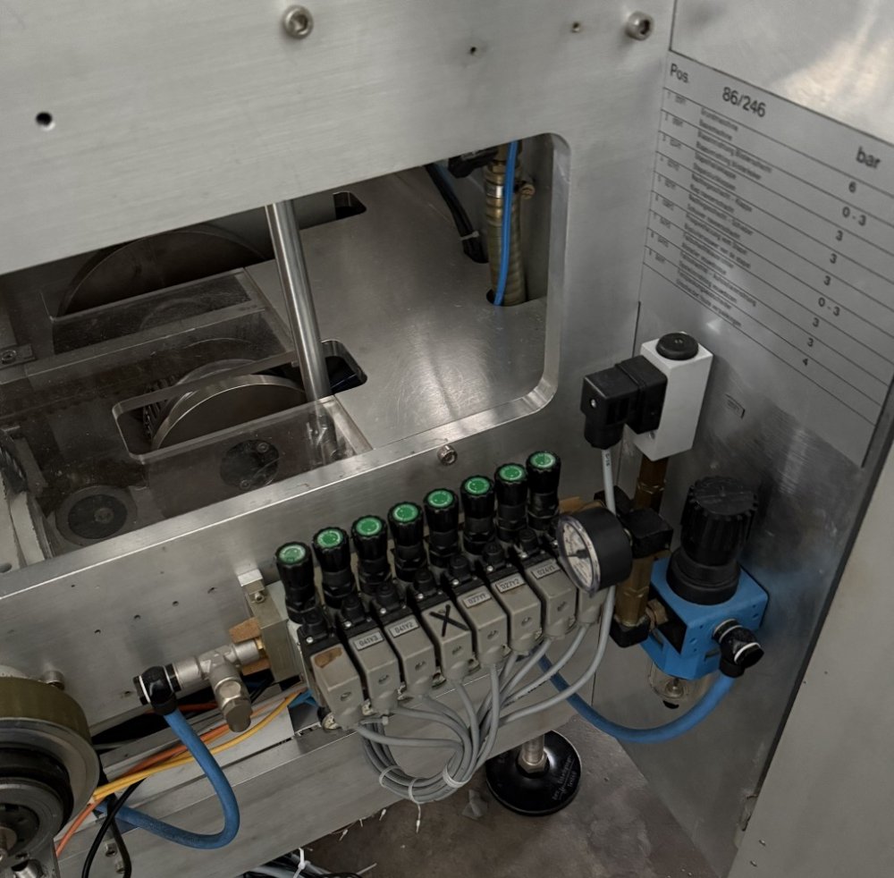 UHLMANN C 130 Kartonierer mit Blisterzuführung