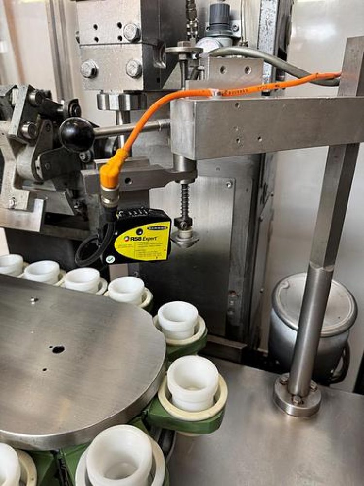 NORDEN NORDENMATIC NM 620 M Tube Filling Machine for Metal Tubes