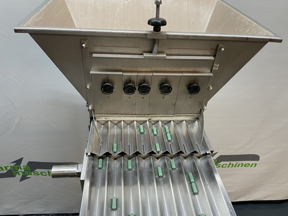 CREMER CF 830 F Zähl- und Abfüllmaschine für Kapseln