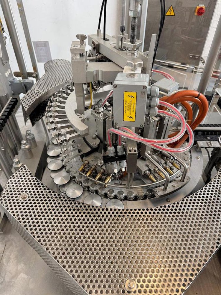 BAUSCH + STRÖBEL AFV 4015 Ampoule Filling- and Closing Machine