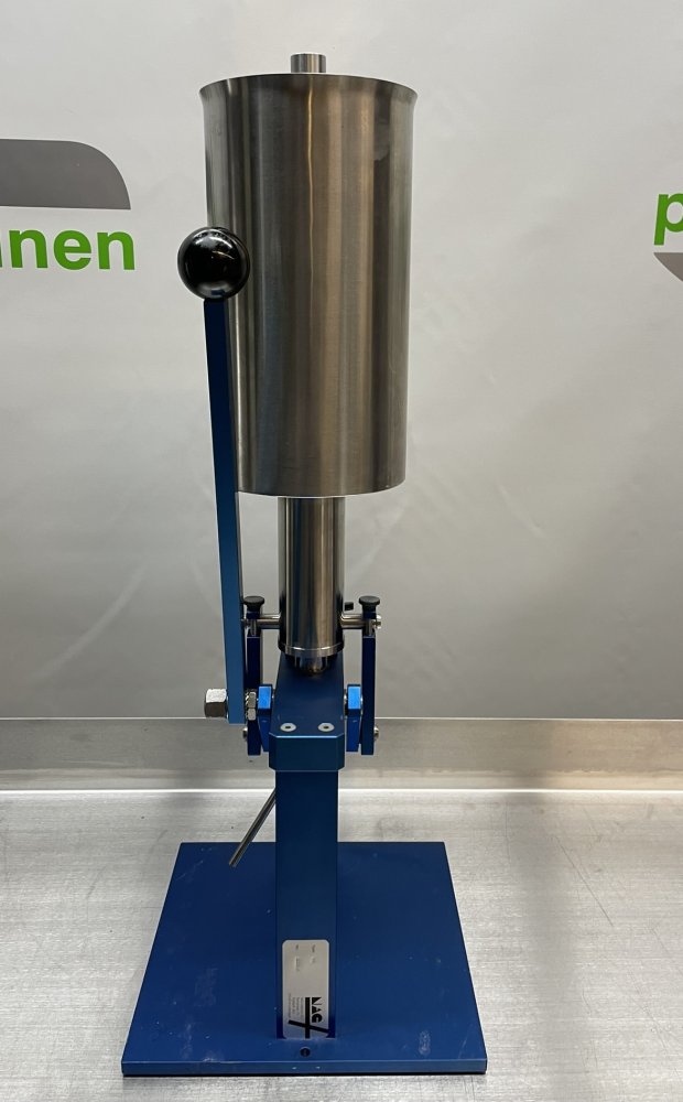 Grisona MA Filling device for liquid and paste-like products