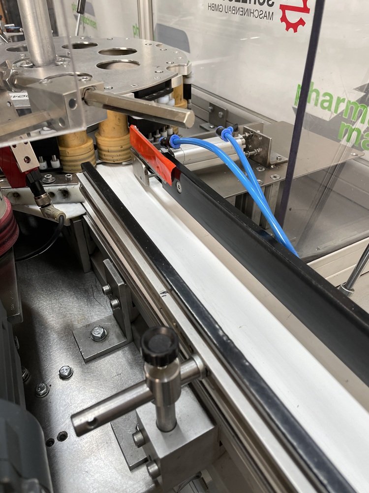 SCHLEUTER GU R8 / VIALS Labeler for round objects