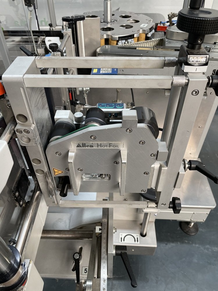 SCHLEUTER GU R8 / VIALS Labeler for round objects