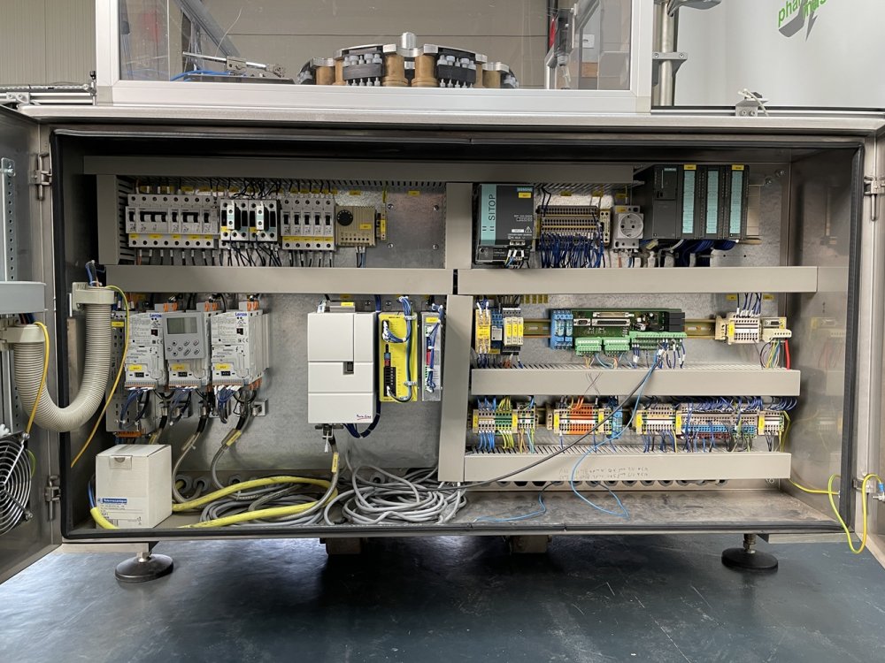 SCHLEUTER GU R8 / VIALS Labeler for round objects
