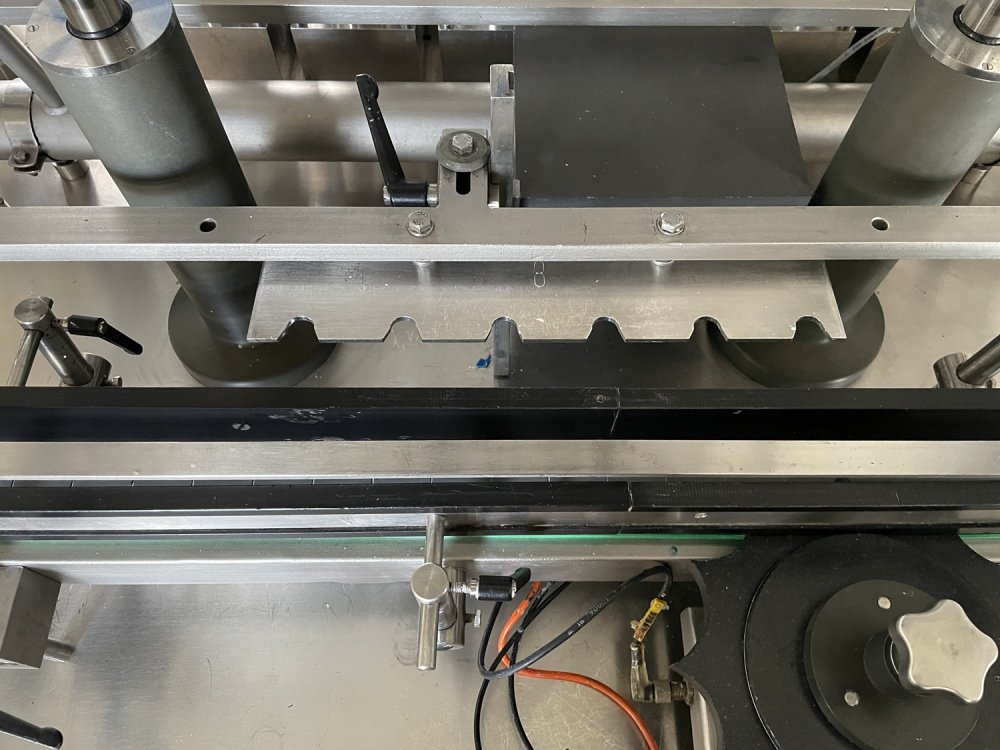 KUGLER SER-KU-MAT 6000 Une doseuse-remplisseuse à 6 chiffres