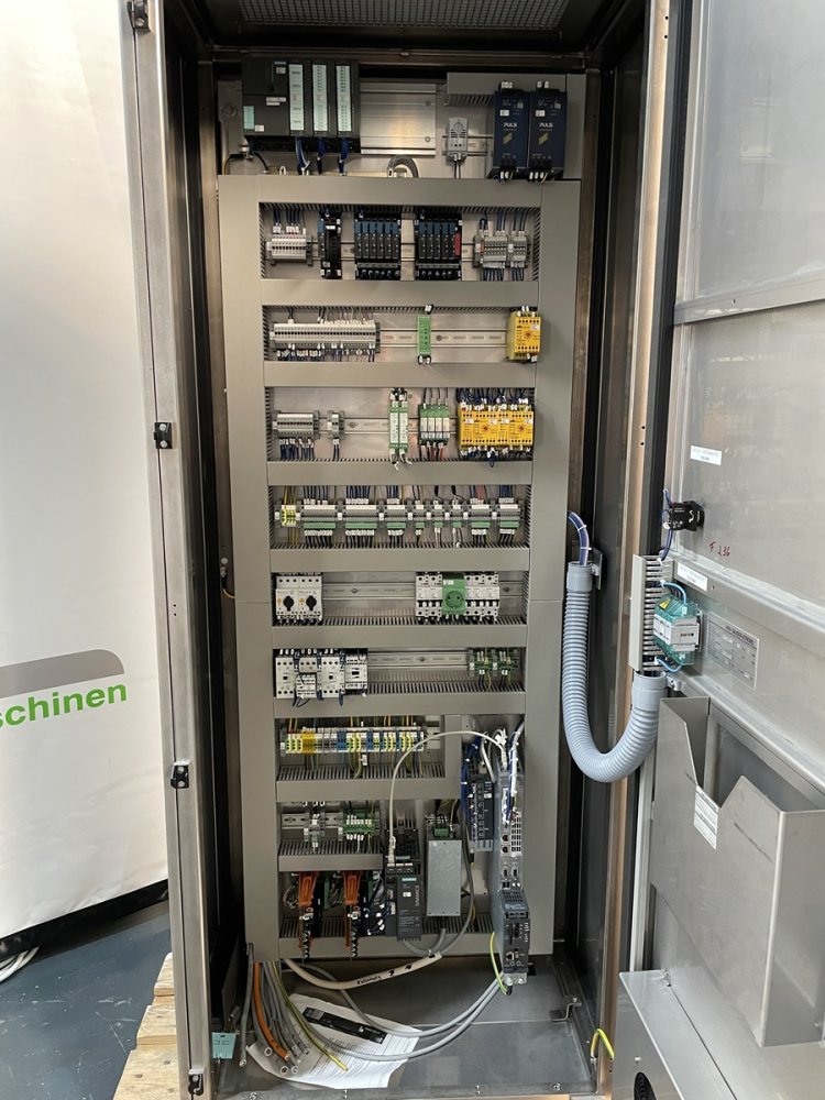 BAUSCH + STRÖBEL Line KSF 1020 + ESA 1002 Filling and Screw Capping machine for liquids with labeler