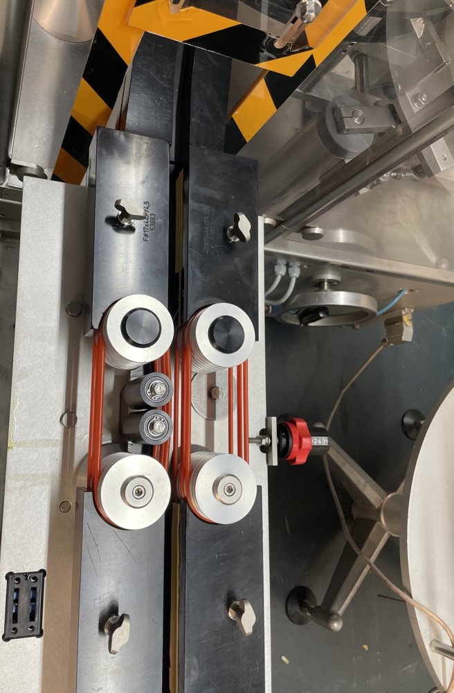 BAUSCH + STRÖBEL Line KSF 1020 + ESA 1002 Filling and Screw Capping machine for liquids with labeler