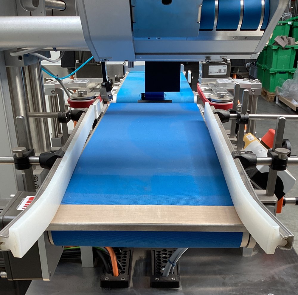 HERMA 752 CS étiqueteuse C-Wrap - Wrap-around