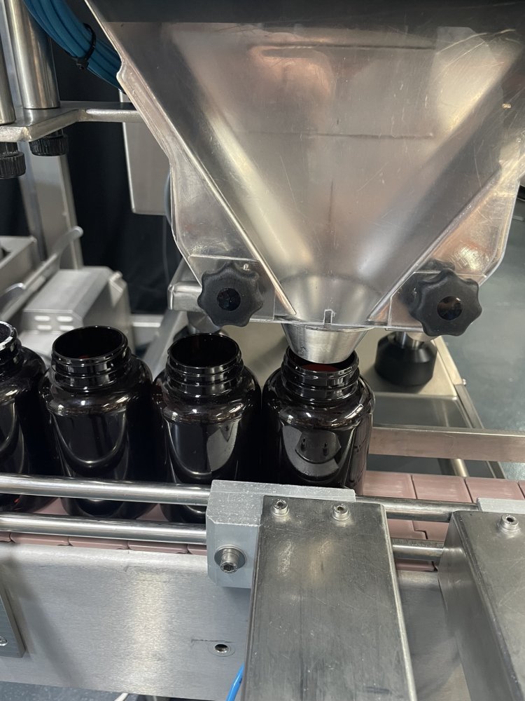 SWIFTPACK SPC 12 P3 Zähl- und Abfüllmaschine für Tabletten und Kapseln