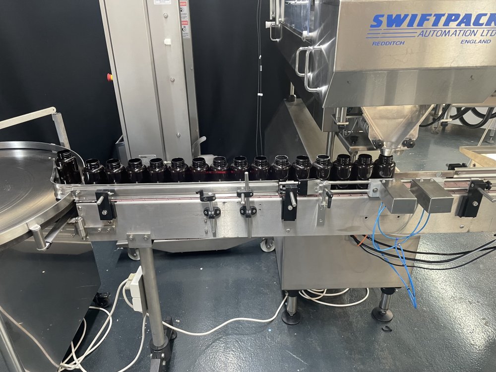 SWIFTPACK SPC 12 P3 Zähl- und Abfüllmaschine für Tabletten und Kapseln